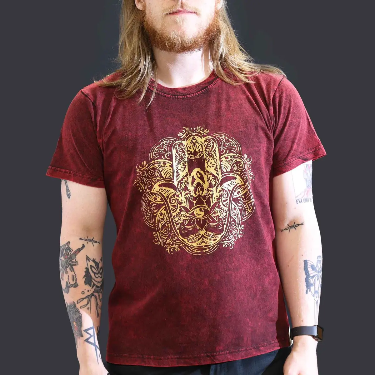 Maroon stonewashed cotton t-shirt with a Hamsa design